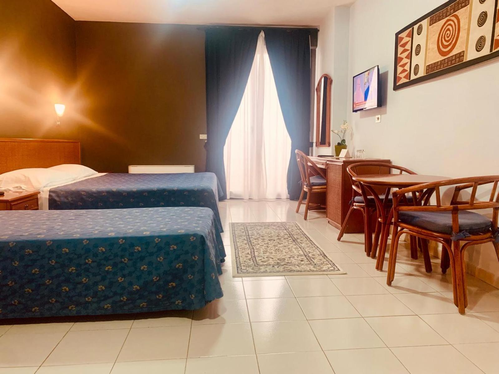 River Park Hotel أَميليا المظهر الخارجي الصورة