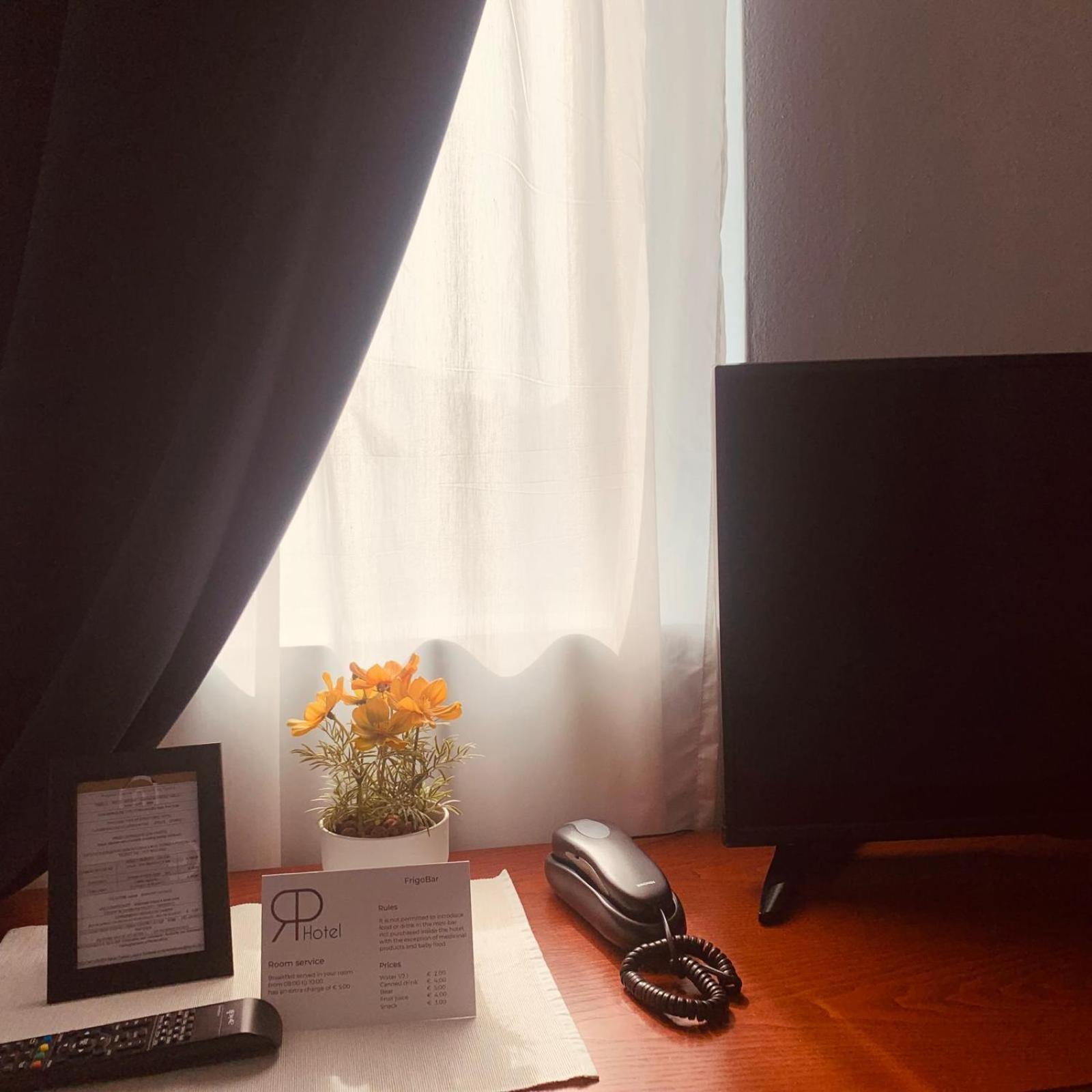 River Park Hotel أَميليا المظهر الخارجي الصورة
