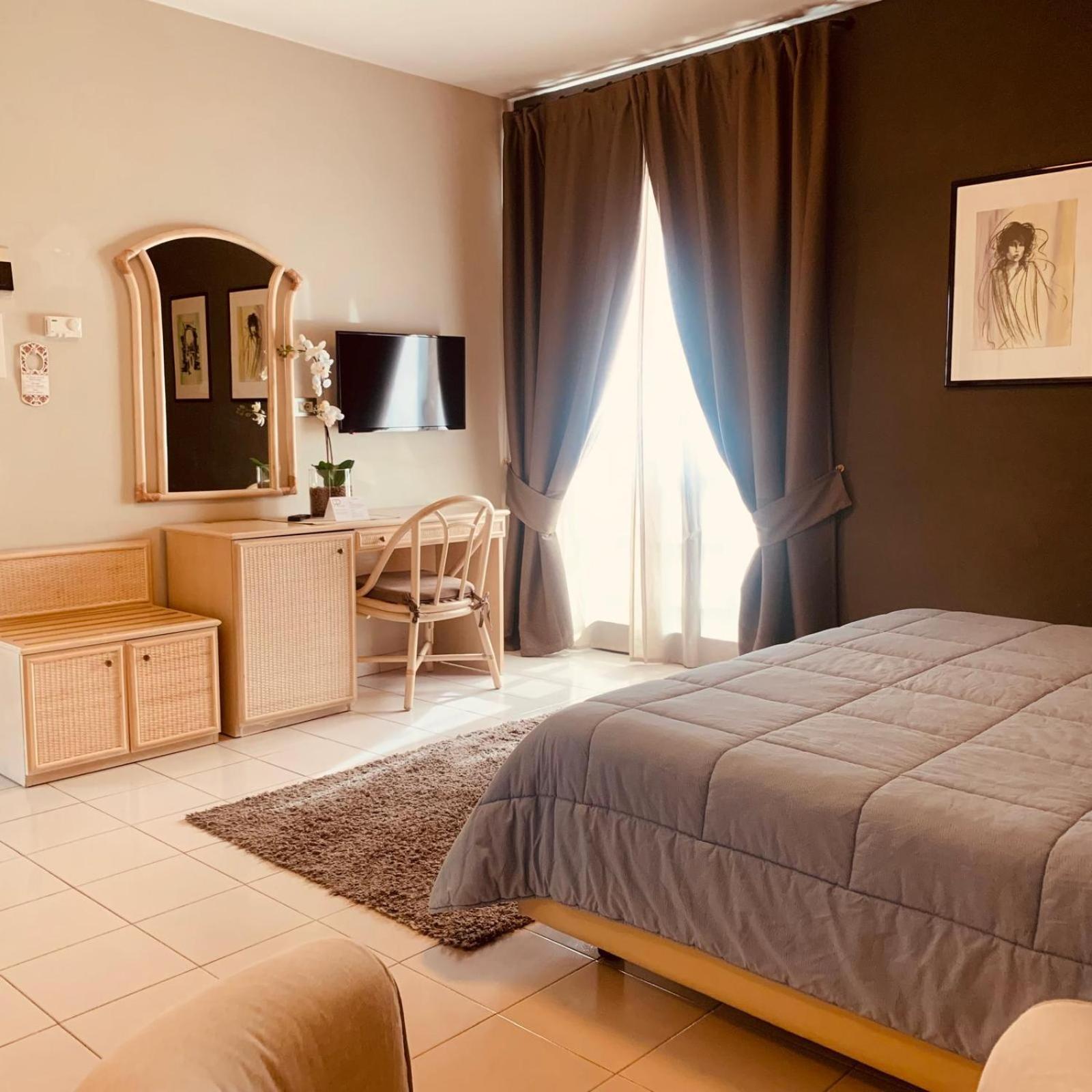 River Park Hotel أَميليا المظهر الخارجي الصورة
